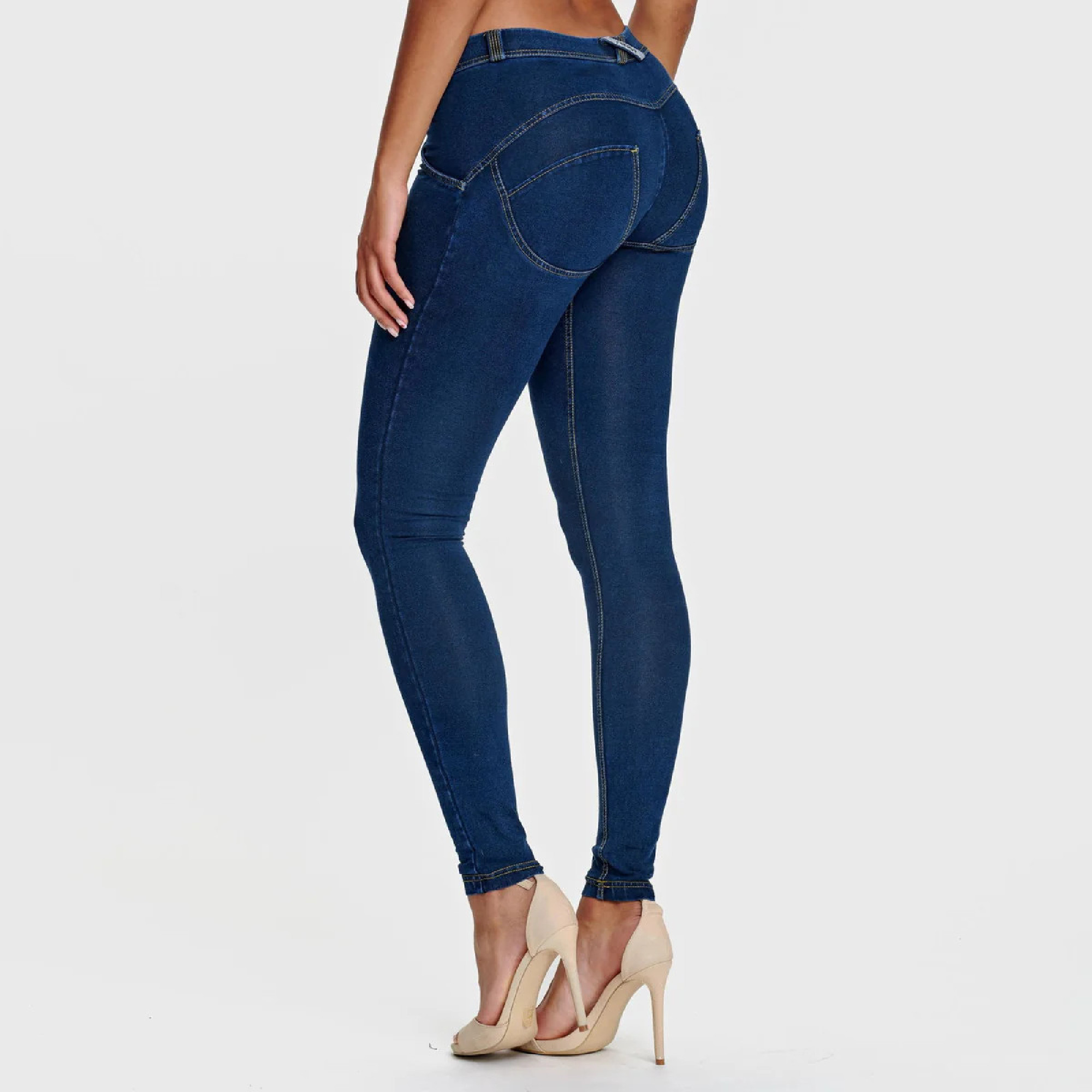 Freddy WR.UP® Damen Push-Up Jeans - Regular Waist Skinny - Indigoblau - Gelbe Nähte Freddy WR.UP® Damen Push-Up Jeans - Regular Waist Skinny - Indigoblau - Gelbe Nähte
