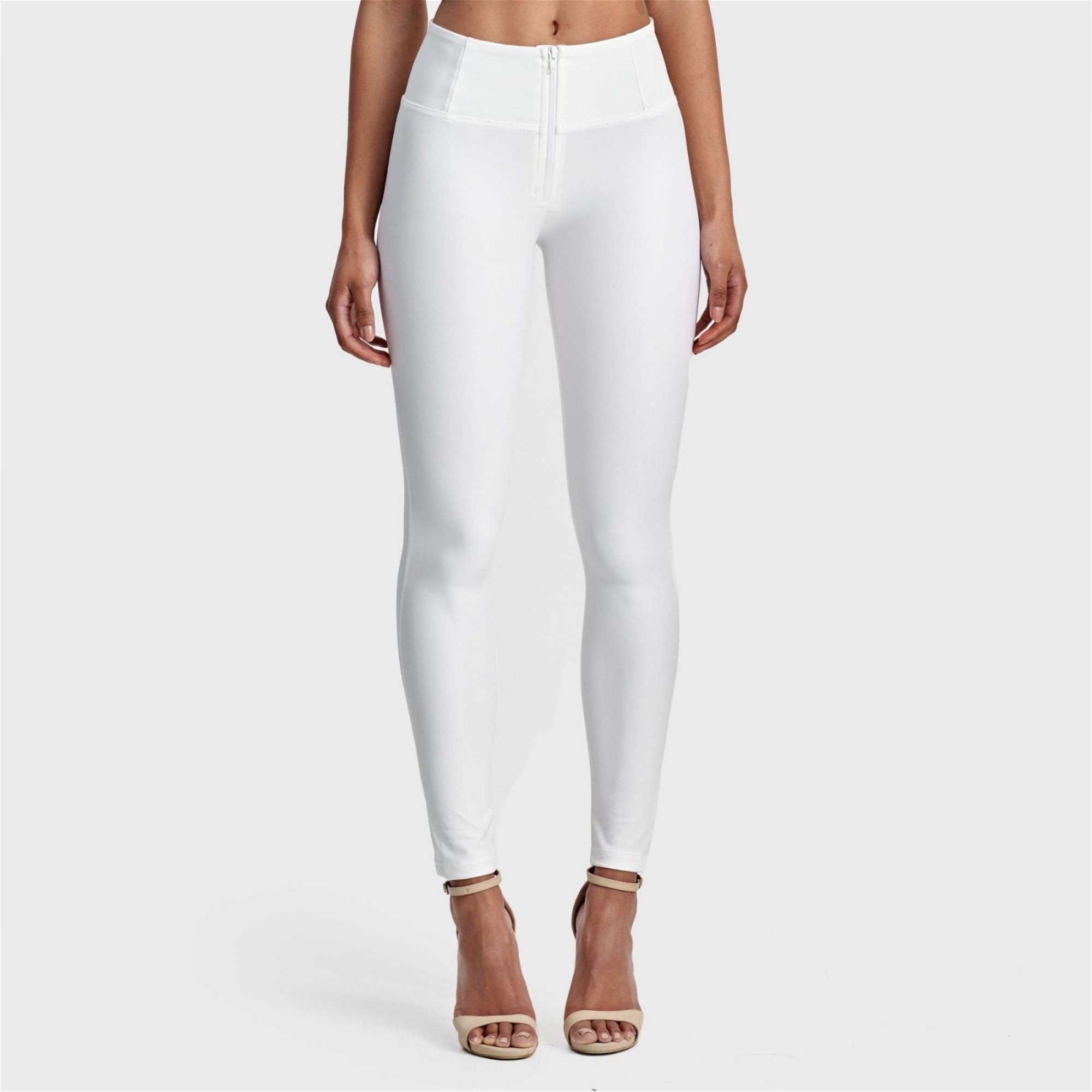 Freddy WR.UP® Vegan Leather Damen Push-Up Lederhose - High Waist Super Skinny - Weiß - W0 Freddy WR.UP® Vegan Leather Damen Push-Up Lederhose - High Waist Super Skinny - Weiß - W0