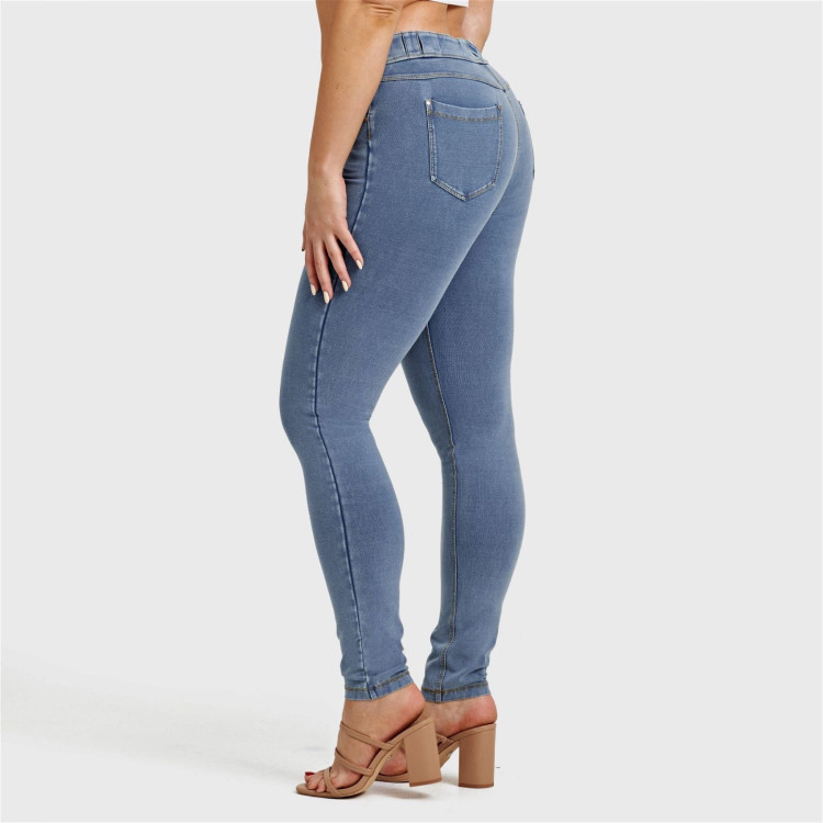 Freddy N.O.W.® Eco Damen Comfort Jeans - Mid Waist Skinny - Hellblau - Gelbe Nähte - J4Y