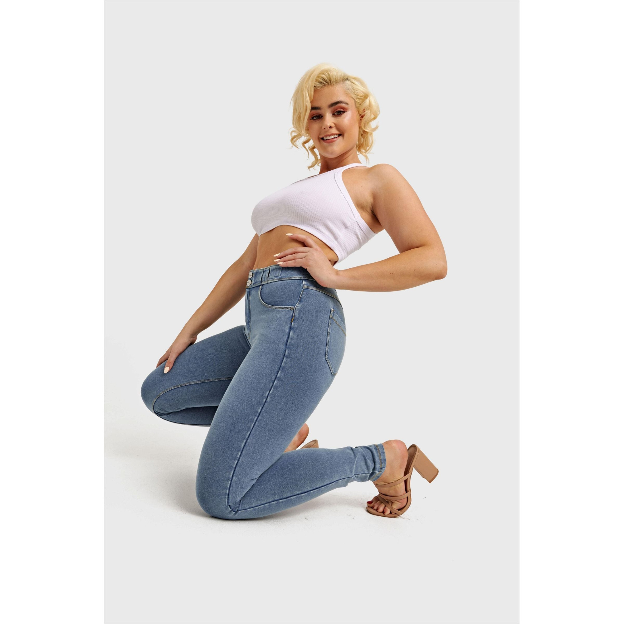 Freddy N.O.W.® Eco Damen Comfort Jeans - Mid Waist Skinny - Hellblau - Gelbe Nähte - J4Y Freddy N.O.W.® Eco Damen Comfort Jeans - Mid Waist Skinny - Hellblau - Gelbe Nähte - J4Y