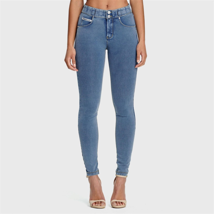 Freddy N.O.W.® Eco Damen Comfort Jeans - Mid Waist Skinny - Hellblau - Gelbe Nähte - J4Y
