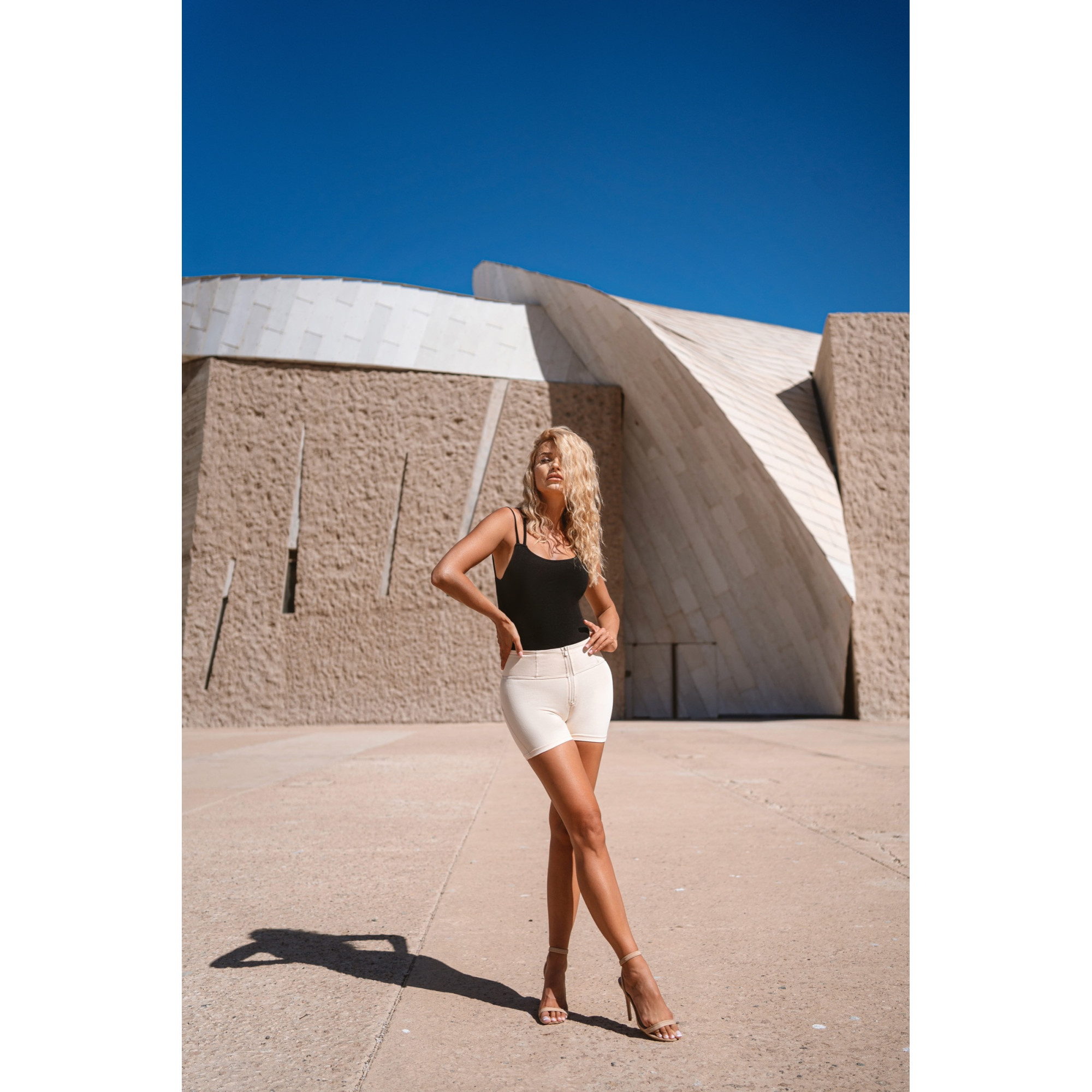 Freddy WR.UP® Drill Damen Push-Up Shorts - High Waist - Beige - Z115 Freddy WR.UP® Drill Damen Push-Up Shorts - High Waist - Beige - Z115
