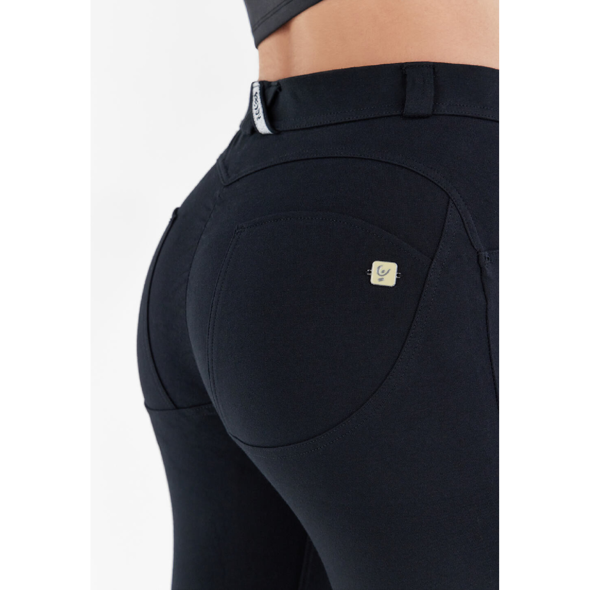 Freddy WR.UP® Curvy Damen Push-Up Hose - Regular Waist Super Skinny - Schwarz Freddy WR.UP® Curvy Damen Push-Up Hose - Regular Waist Super Skinny - Schwarz