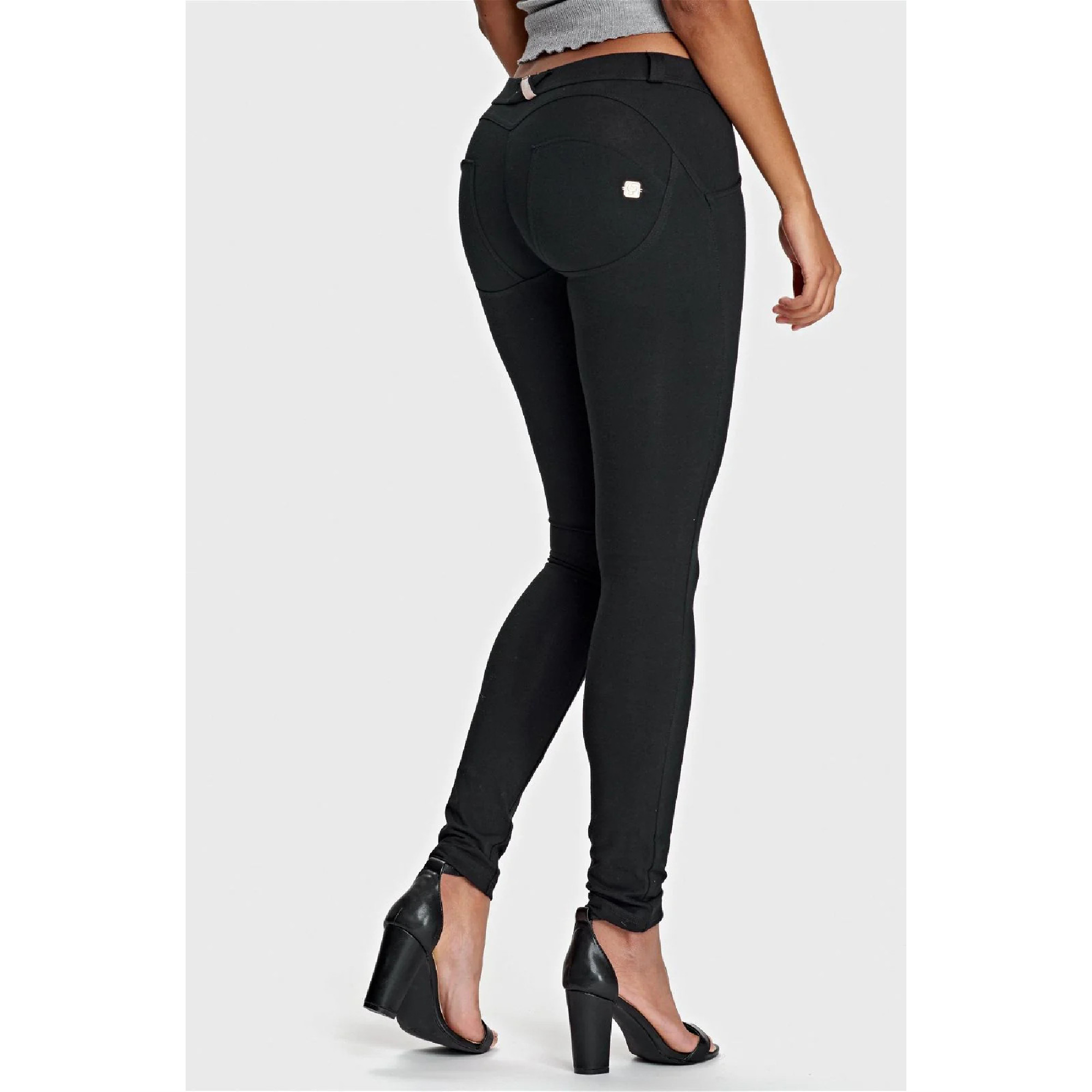 Freddy WR.UP® Damen Push-Up Hose - Low Waist Skinny - Schwarz - N0 Freddy WR.UP® Damen Push-Up Hose - Low Waist Skinny - Schwarz - N0