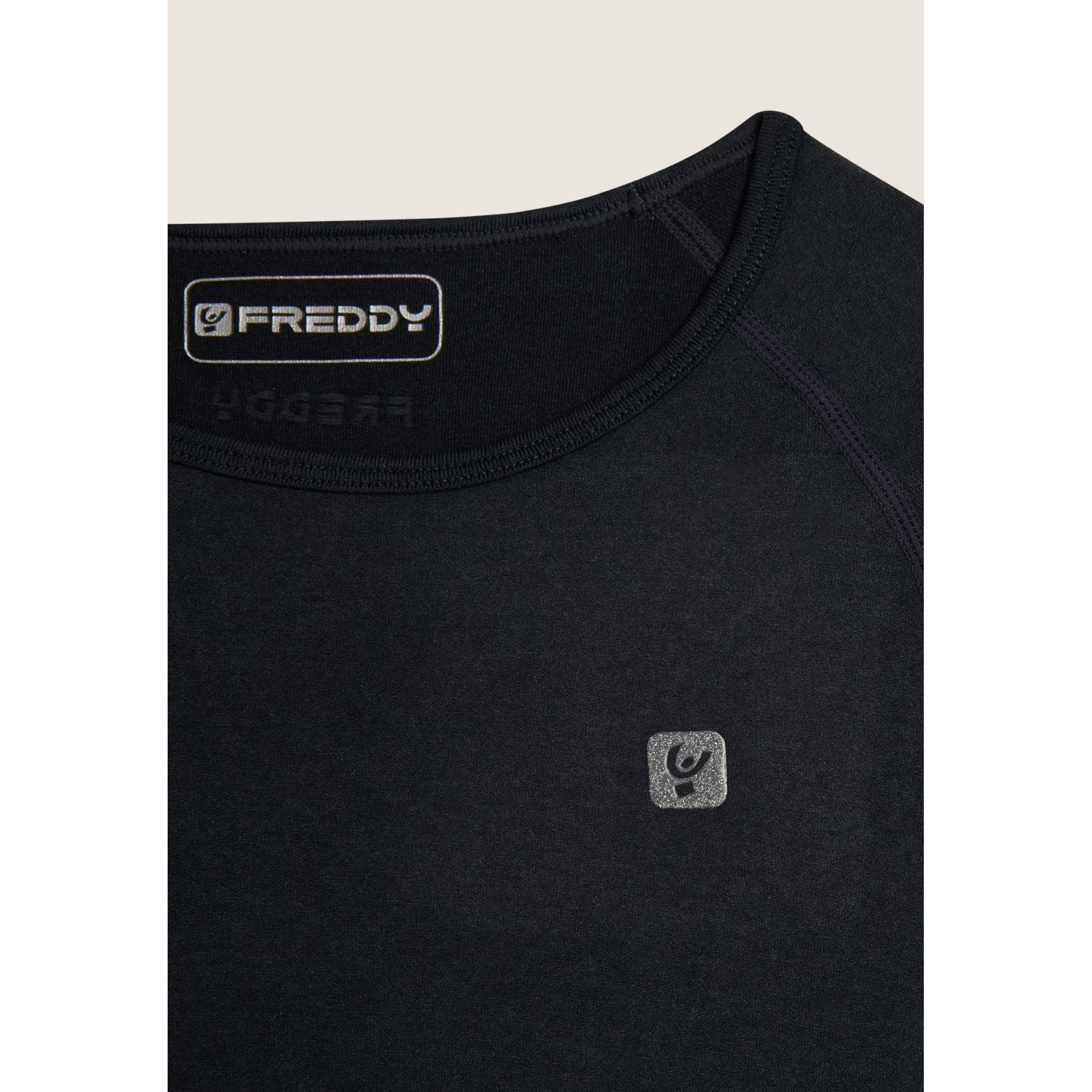 Freddy Seamless Sport Top - Cropped - Black - NUS Freddy Seamless Sport Top - Cropped - Black - NUS