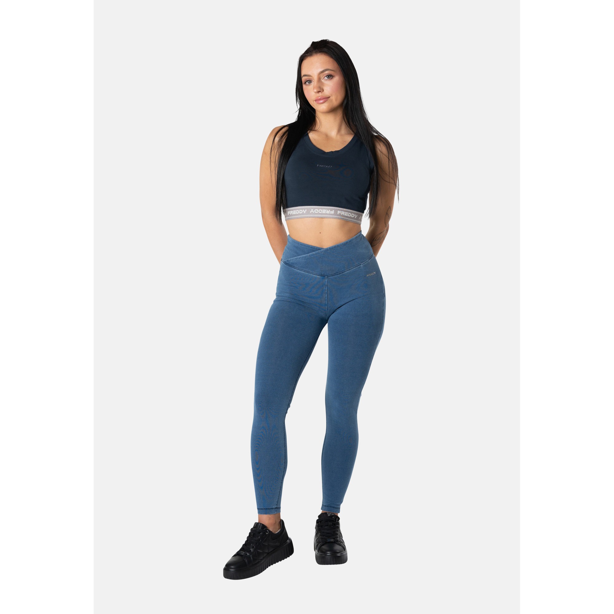 Freddy WR.UP® Core Damen Push-Up Jeans - 7/8 High Waist Super Skinny - Denim hell - Blaue Nähte - J4B Freddy WR.UP® Core Damen Push-Up Jeans - 7/8 High Waist Super Skinny - Denim hell - Blaue Nähte - J4B