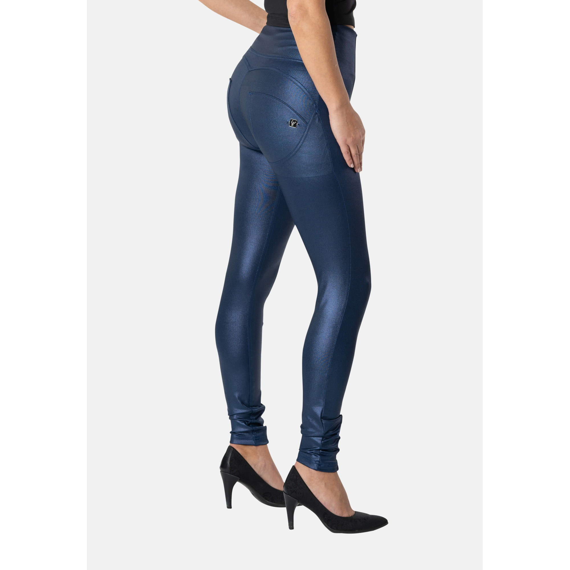 Freddy WR.UP® Damen Push-Up Hose - High Waist Super Skinny - Wet Effect - Mittelblau Freddy WR.UP® Damen Push-Up Hose - High Waist Super Skinny - Wet Effect - Mittelblau