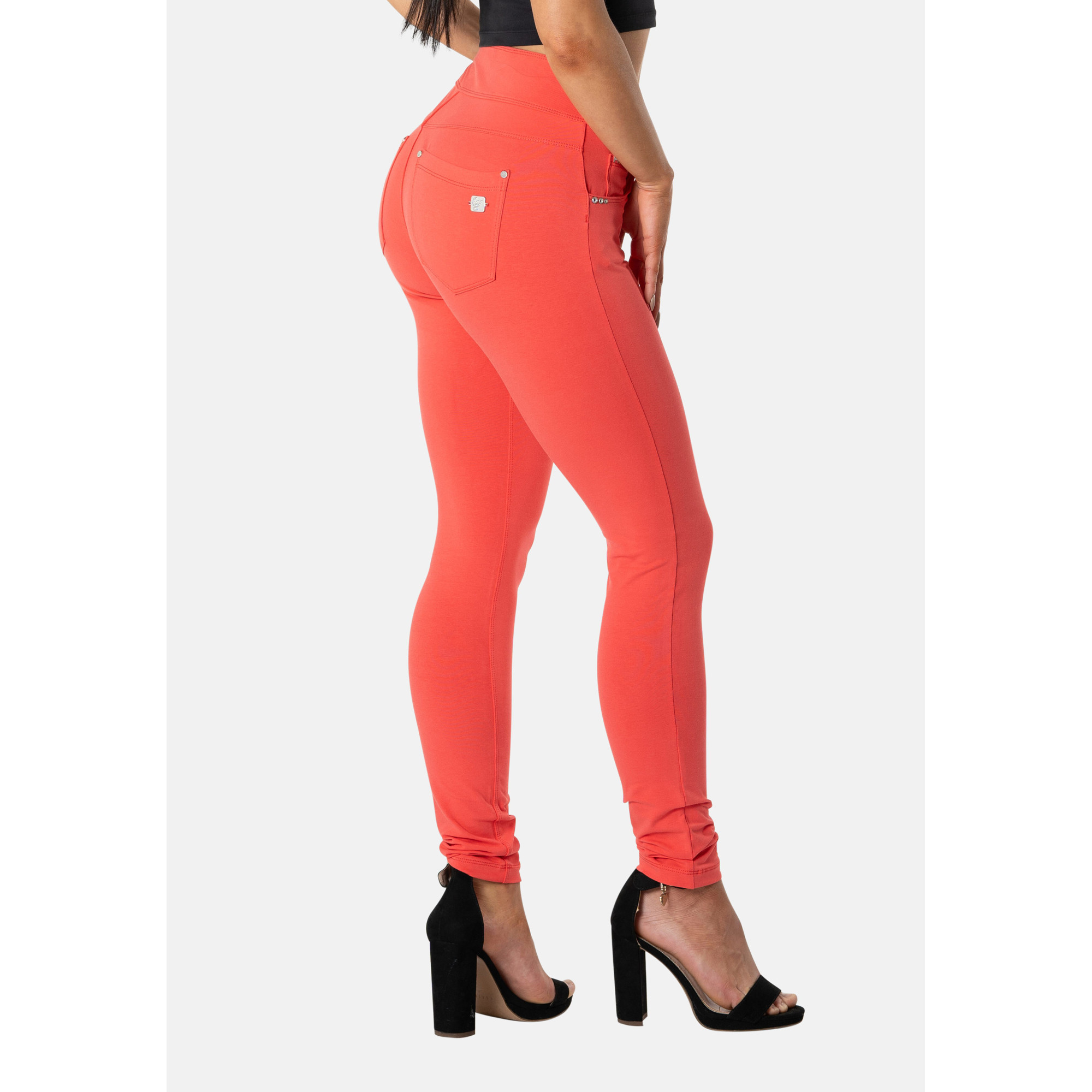Freddy N.O.W.® Yoga Eco Damen Comfort Hose - Mid Waist Skinny - Rot Freddy N.O.W.® Yoga Eco Damen Comfort Hose - Mid Waist Skinny - Rot