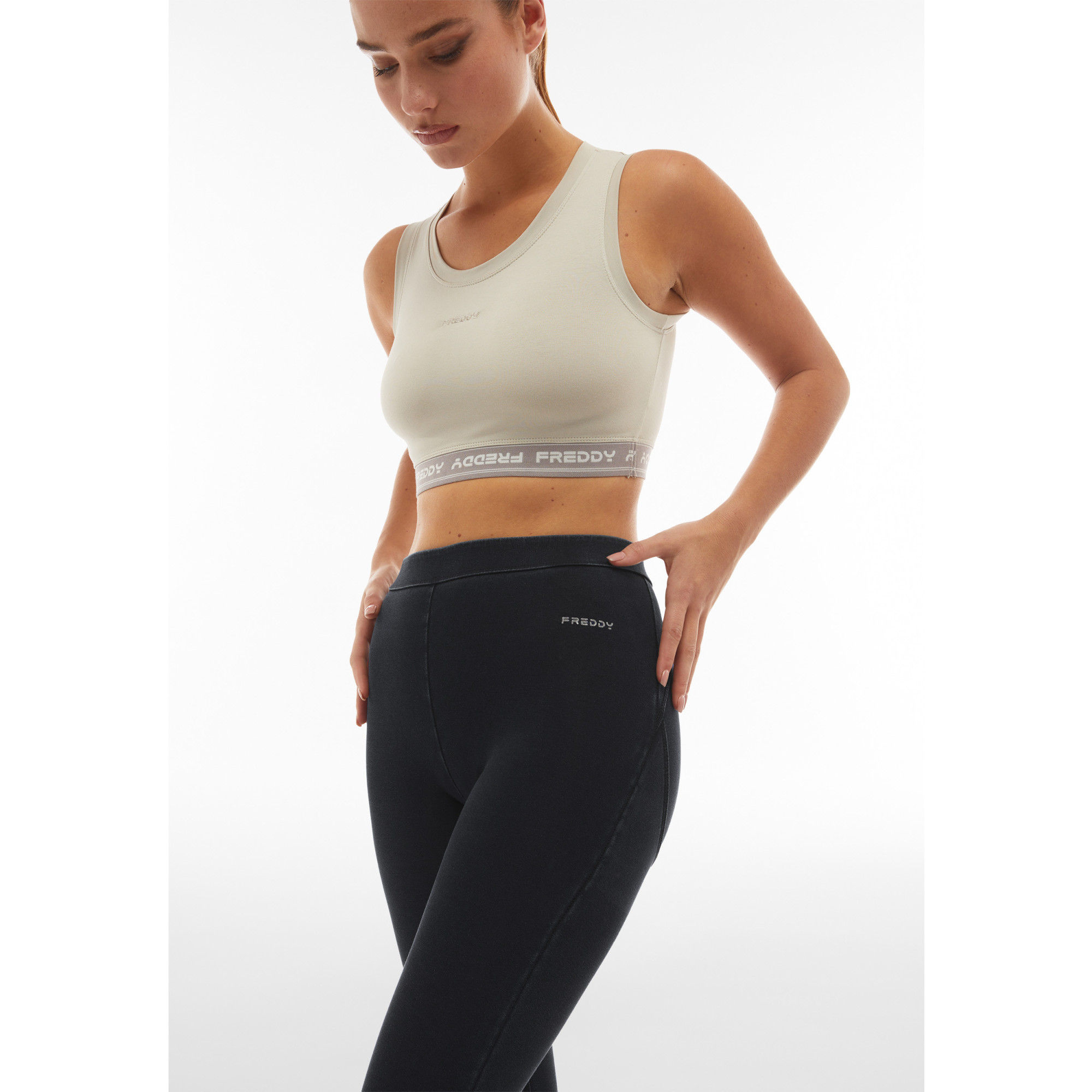 Freddy WR.UP® Core Damen Push-Up Jeans - 7/8 Regular Waist Super Skinny - Schwarz – Schwarze Nähte - J7N Freddy WR.UP® Core Damen Push-Up Jeans - 7/8 Regular Waist Super Skinny - Schwarz – Schwarze Nähte - J7N