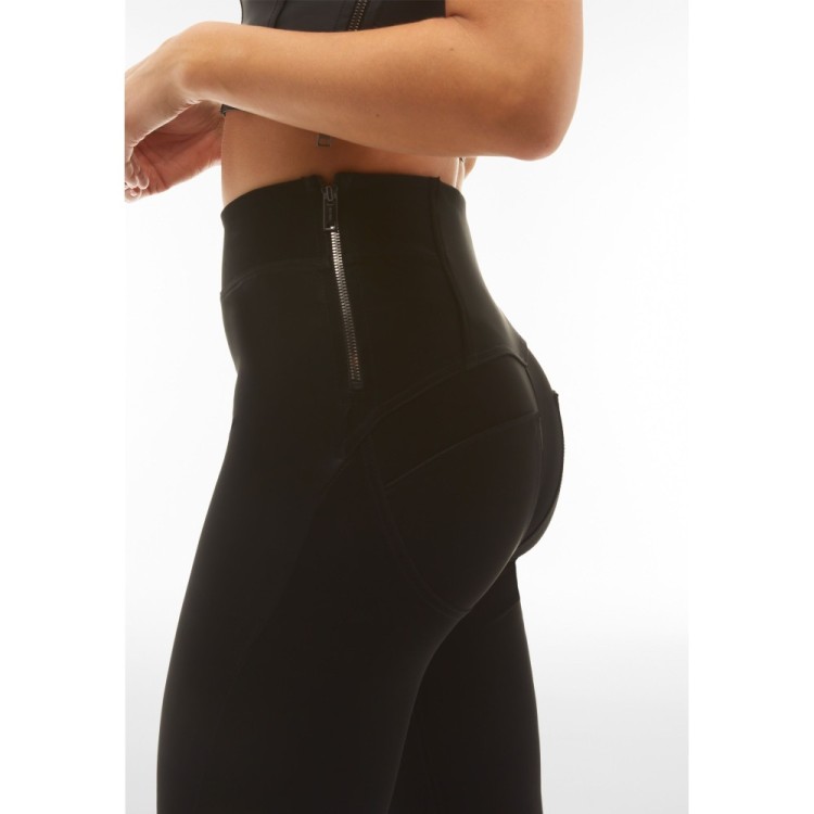 Freddy WR.UP® Vegan Leather Damen Push-Up Lederhose - Super High Waist Flare - Wet Effect - Schwarz