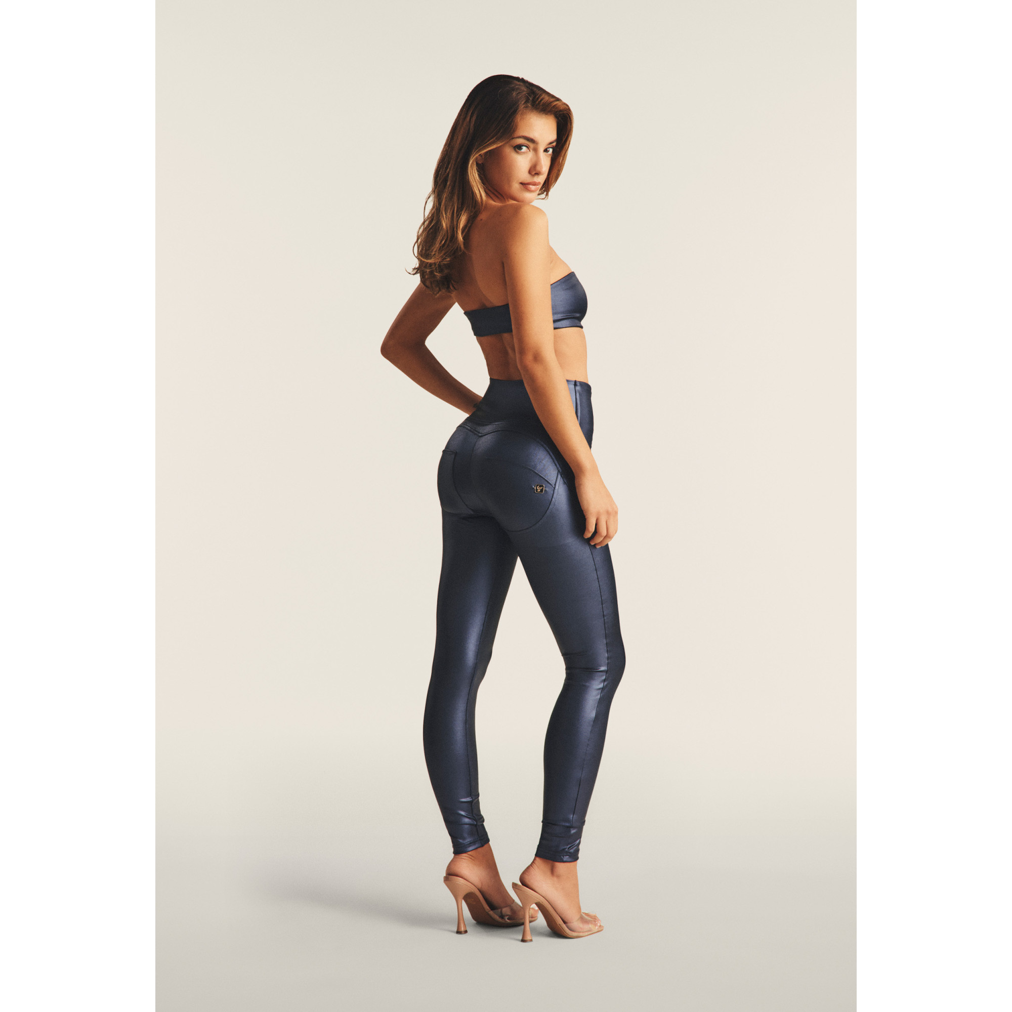 Freddy WR.UP® Tech Damen Push-Up Hose - High Waist Skinny - Wet Effect - Blau Freddy WR.UP® Tech Damen Push-Up Hose - High Waist Skinny - Wet Effect - Blau