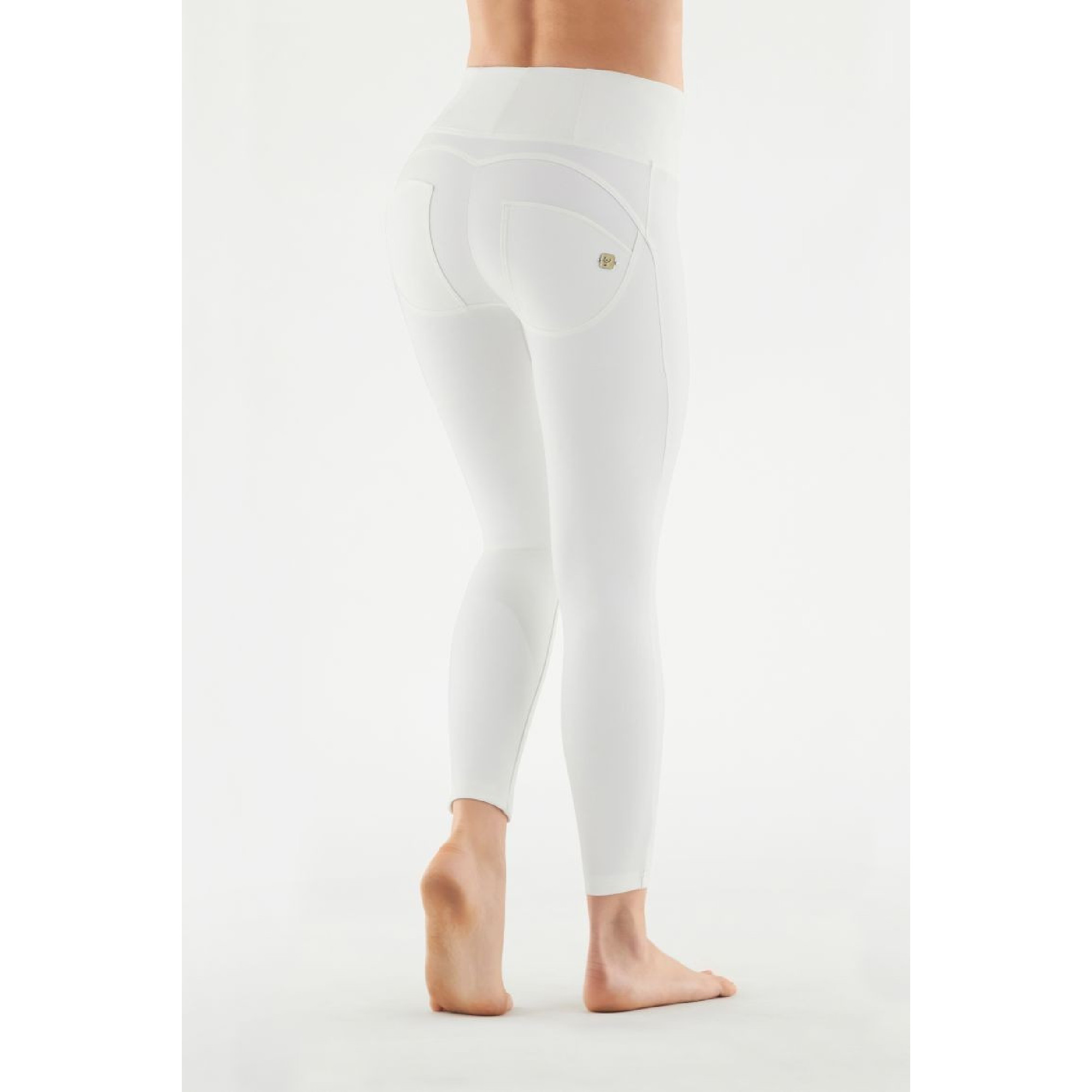 Freddy WR.UP® Vegan Leather Damen Push-Up Lederhose - 7/8 High Waist Super Skinny - Weiß Freddy WR.UP® Vegan Leather Damen Push-Up Lederhose - 7/8 High Waist Super Skinny - Weiß