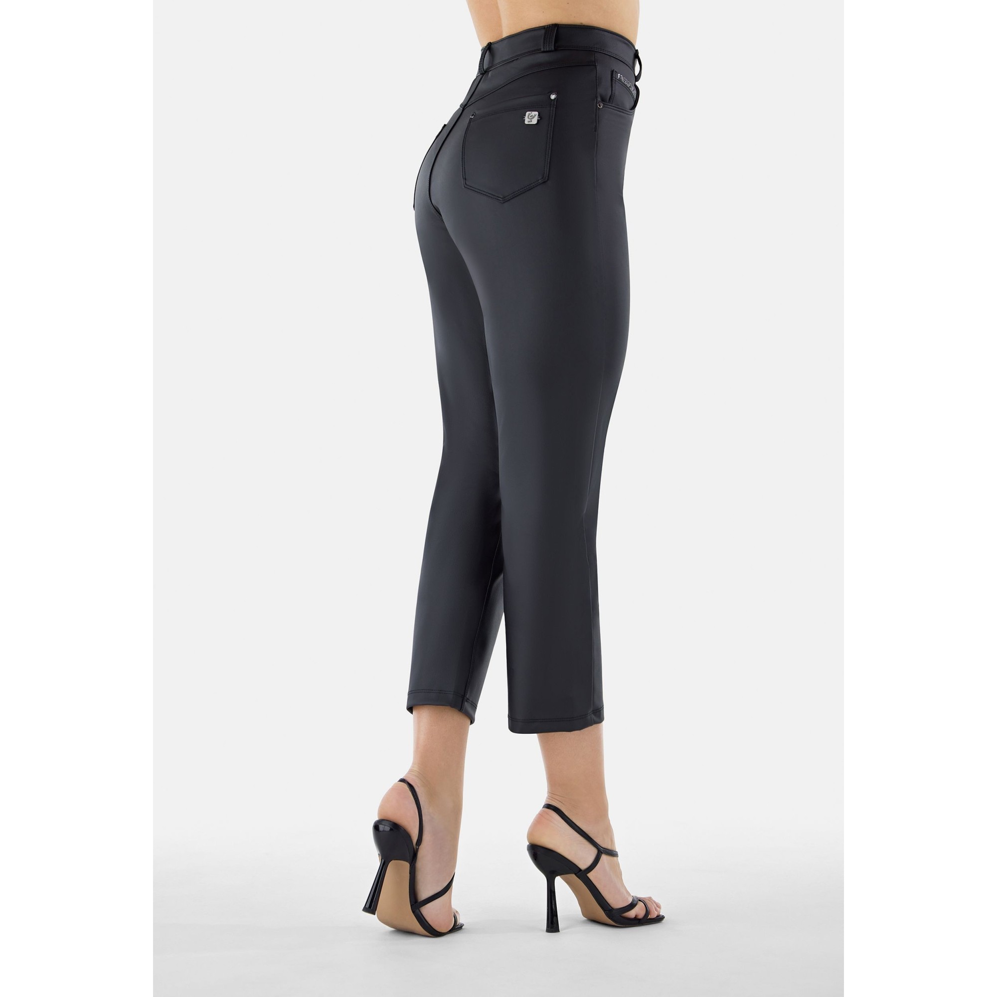 Freddy Fit Jeans Vegan Leather - 7/8 High Waist Straight - Black - N0 Freddy Fit Jeans Vegan Leather - 7/8 High Waist Straight - Black - N0