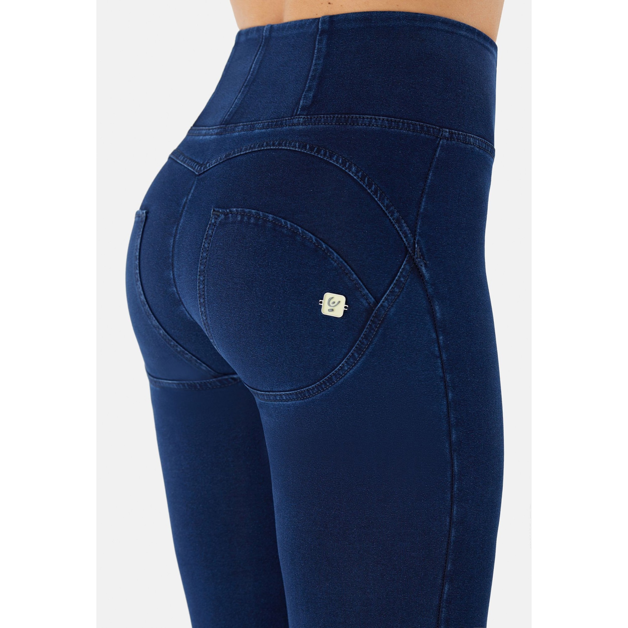 Freddy WR.UP® Damen Push-Up Jeans - High Waist Skinny - Indigoblau - Blaue Nähte Freddy WR.UP® Damen Push-Up Jeans - High Waist Skinny - Indigoblau - Blaue Nähte