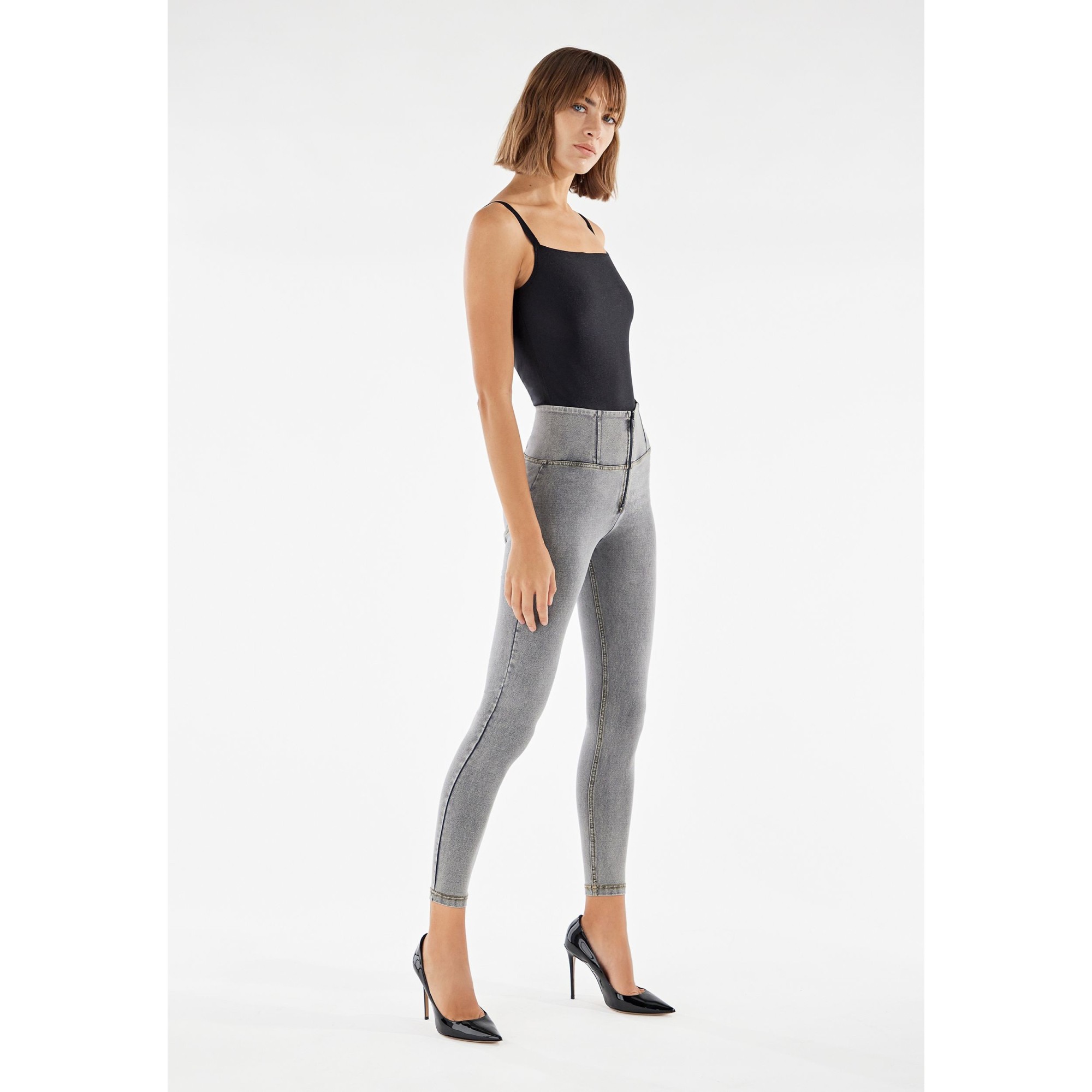 Freddy WR.UP® Damen Push-Up Jeans - High Waist Super Skinny - Grau - Gelbe Nähte Freddy WR.UP® Damen Push-Up Jeans - High Waist Super Skinny - Grau - Gelbe Nähte