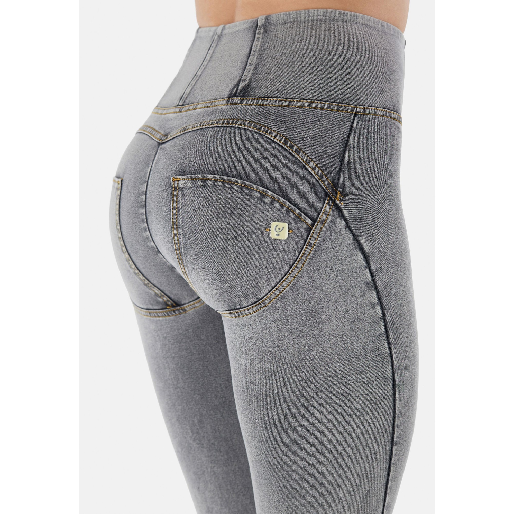 Freddy WR.UP® Damen Push-Up Jeans - High Waist Super Skinny - Grau - Gelbe Nähte Freddy WR.UP® Damen Push-Up Jeans - High Waist Super Skinny - Grau - Gelbe Nähte