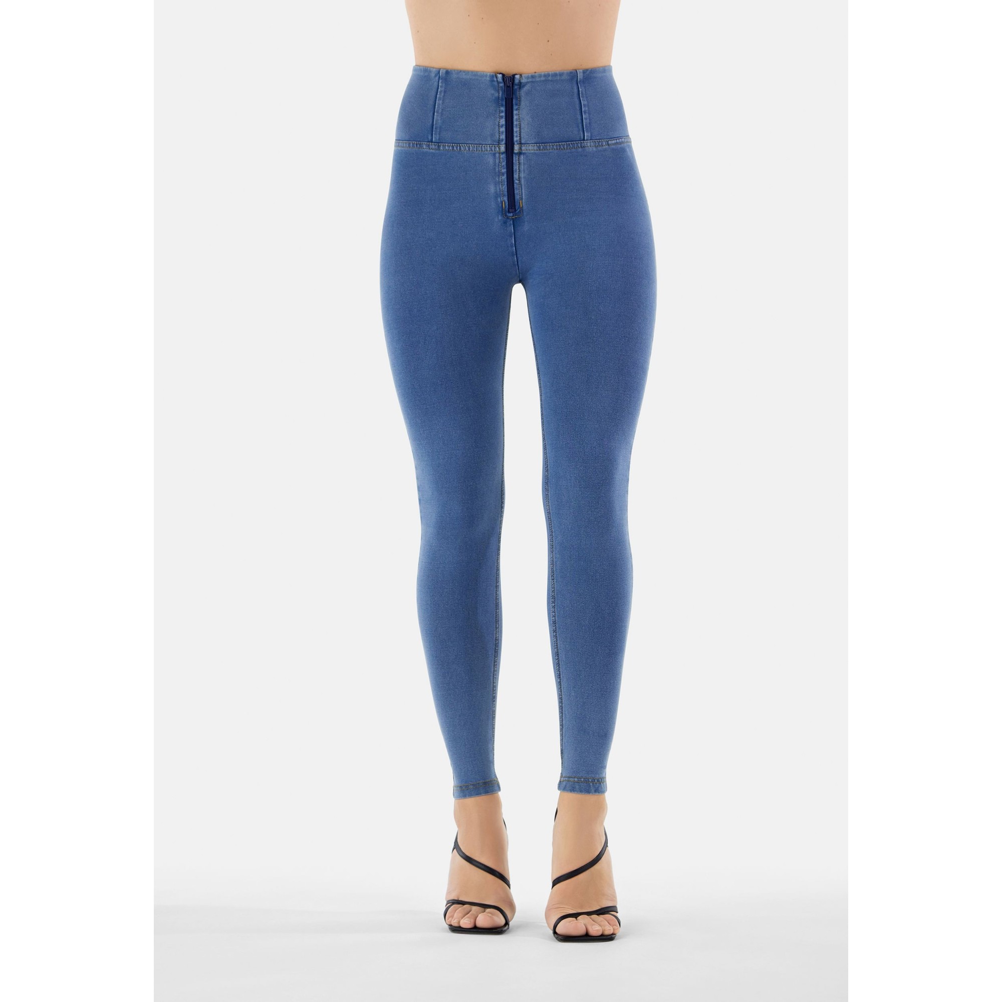 Freddy WR.UP® Damen Push-Up Jeans - High Waist Super Skinny - Hellblau - Gelbe Nähte Freddy WR.UP® Damen Push-Up Jeans - High Waist Super Skinny - Hellblau - Gelbe Nähte
