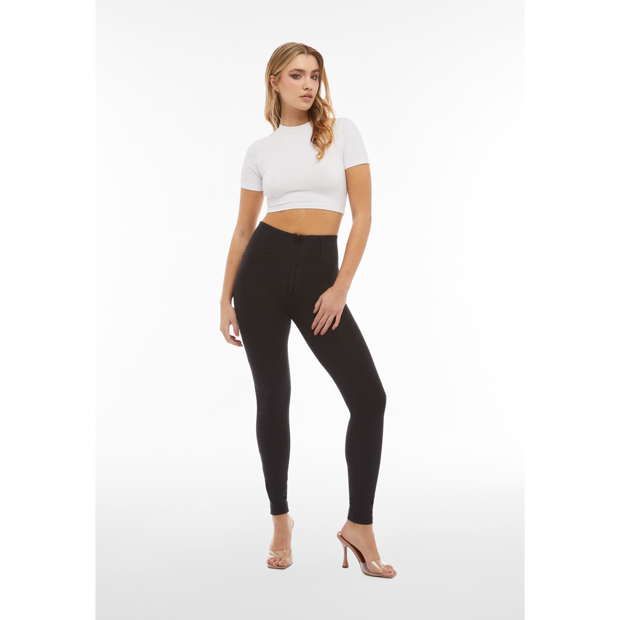 Freddy WR.UP® Damen Push-Up Jeans - High Waist Super Skinny - Schwarz - Schwarze Nähte Freddy WR.UP® Damen Push-Up Jeans - High Waist Super Skinny - Schwarz - Schwarze Nähte