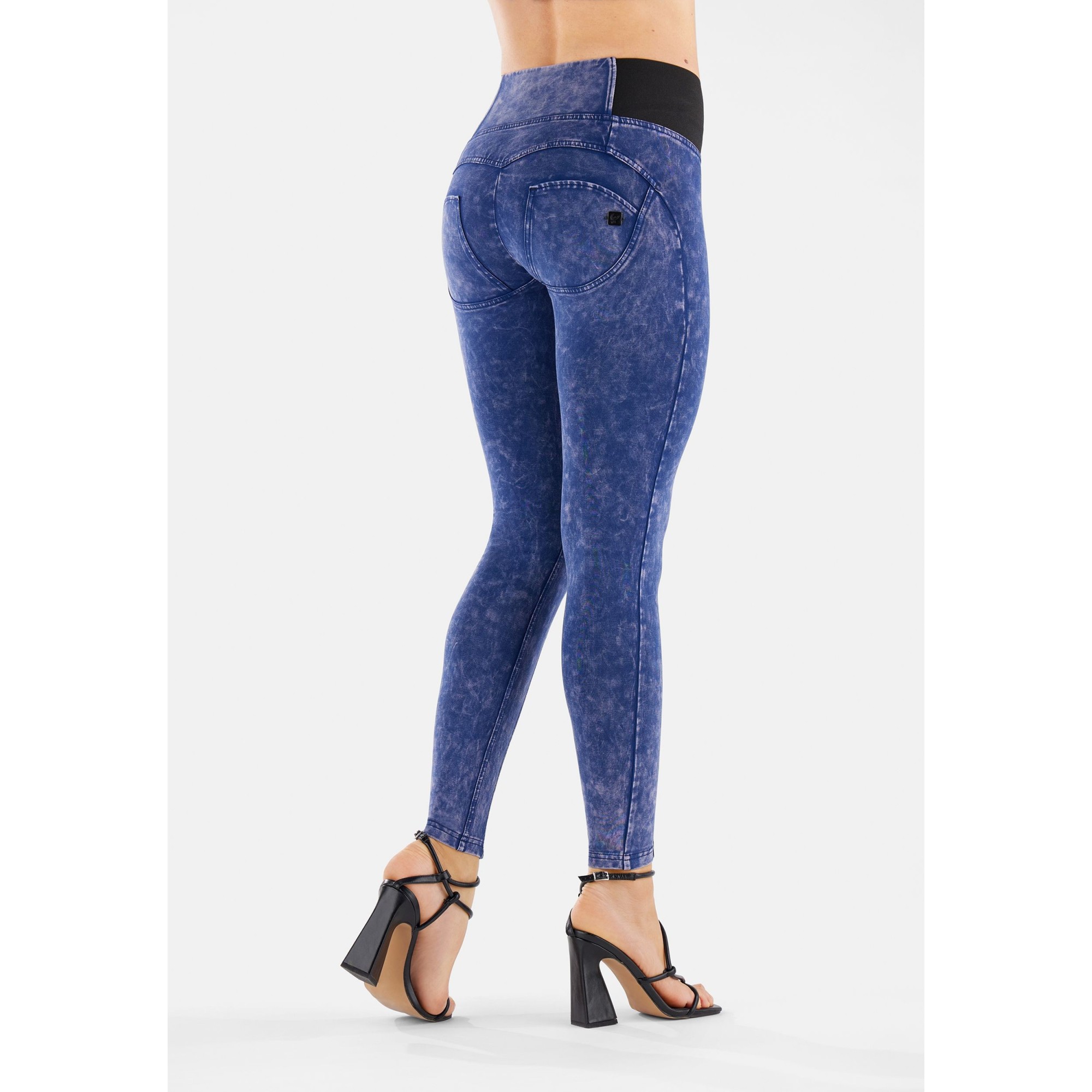 Freddy WR.UP® Damen Push-Up Hose - High Waist Super Skinny - elastischer Taillenbund - Dunkelblau - B57 Freddy WR.UP® Damen Push-Up Hose - High Waist Super Skinny - elastischer Taillenbund - Dunkelblau - B57